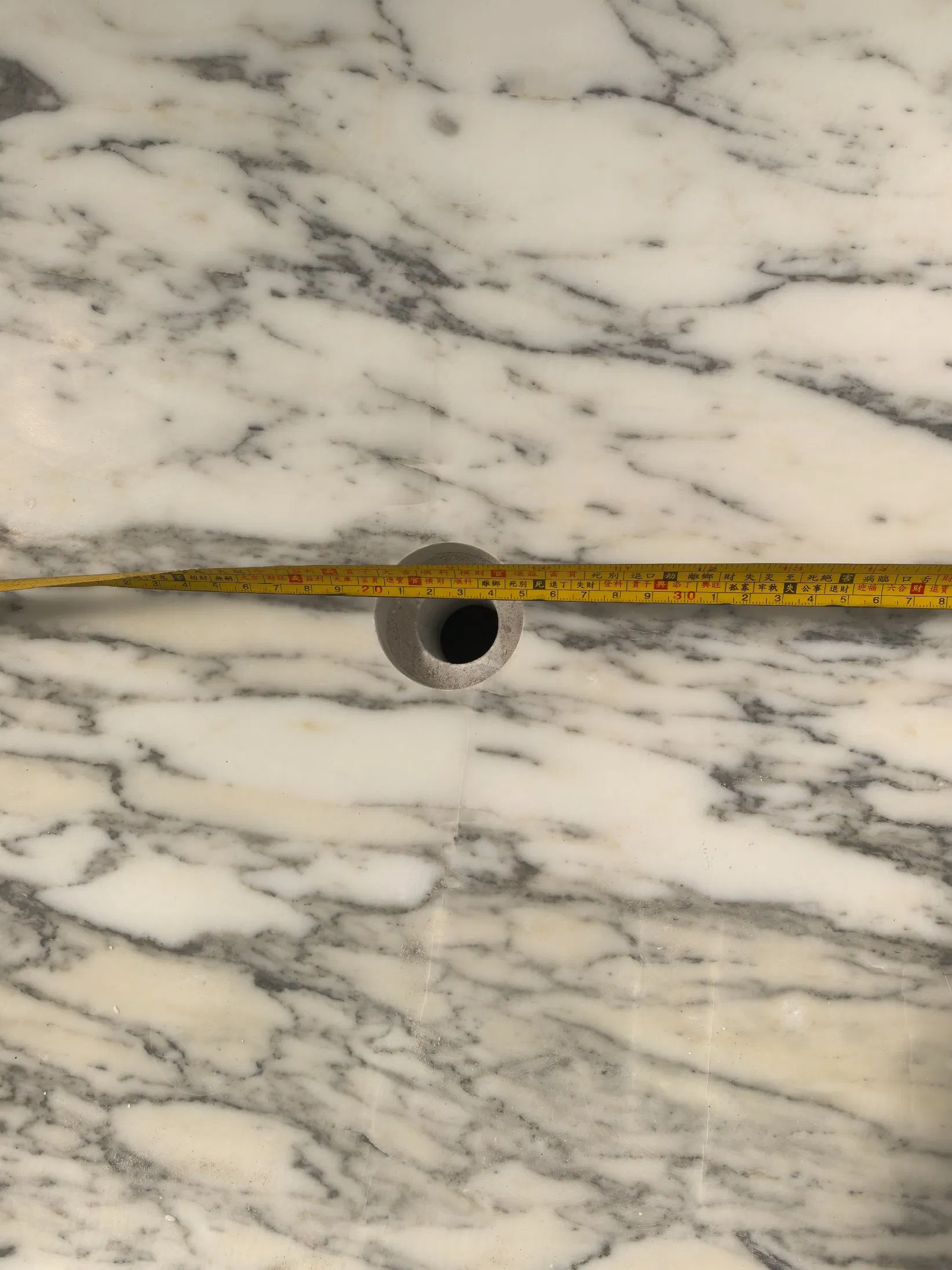 Белая мраморная ванна Arabesque