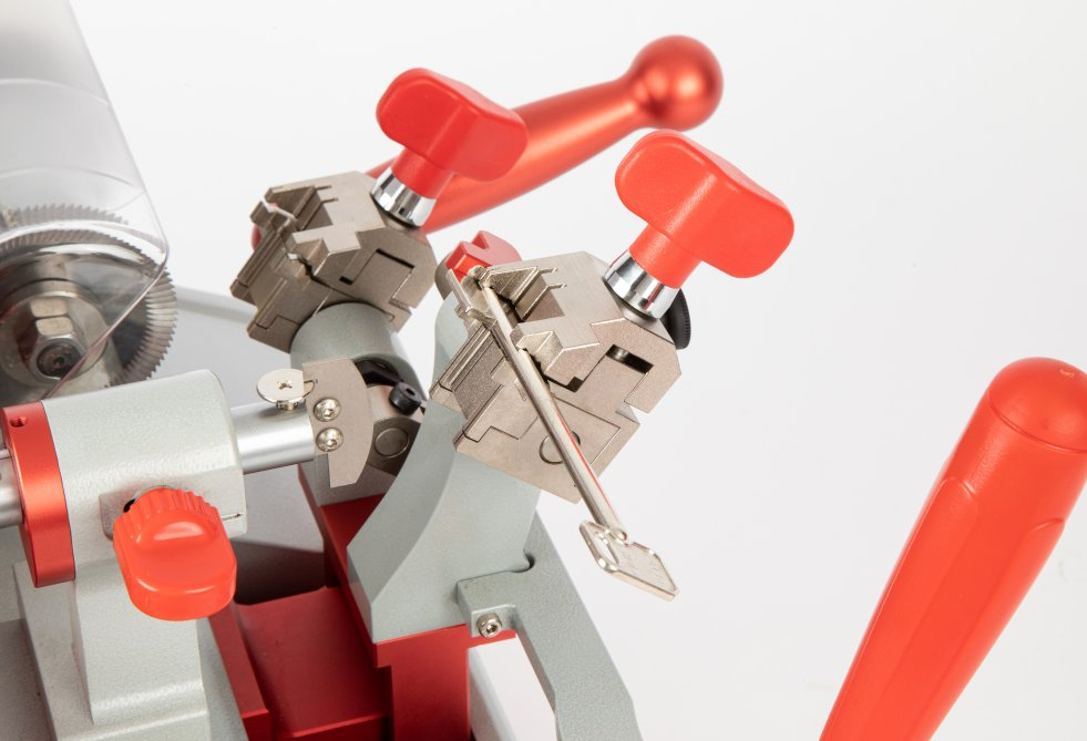 Easy Use Csh005 Horizontal Key Cutting Machine for Car Keys