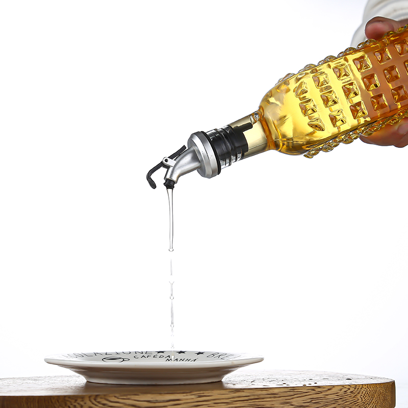Carved Olive Oil Vinegar Dispenser Square Kitchen Cooking Oil Bottle Glass Oil Container with Oil Pourer