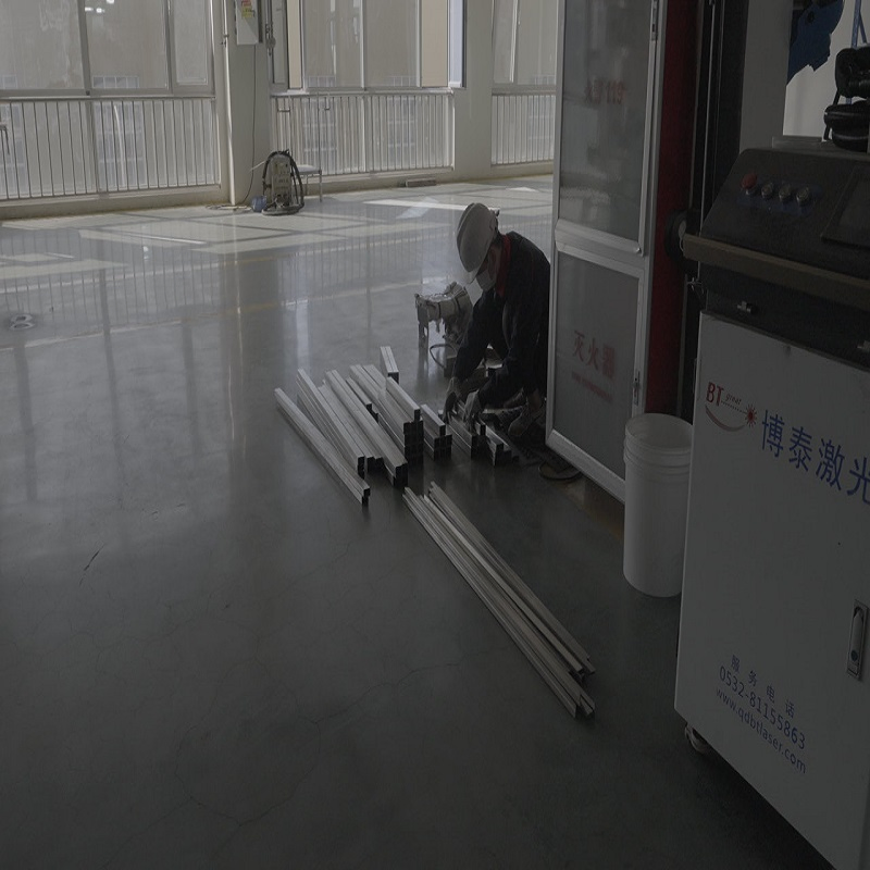 Изолятор для птицеводства из нержавеющей стали