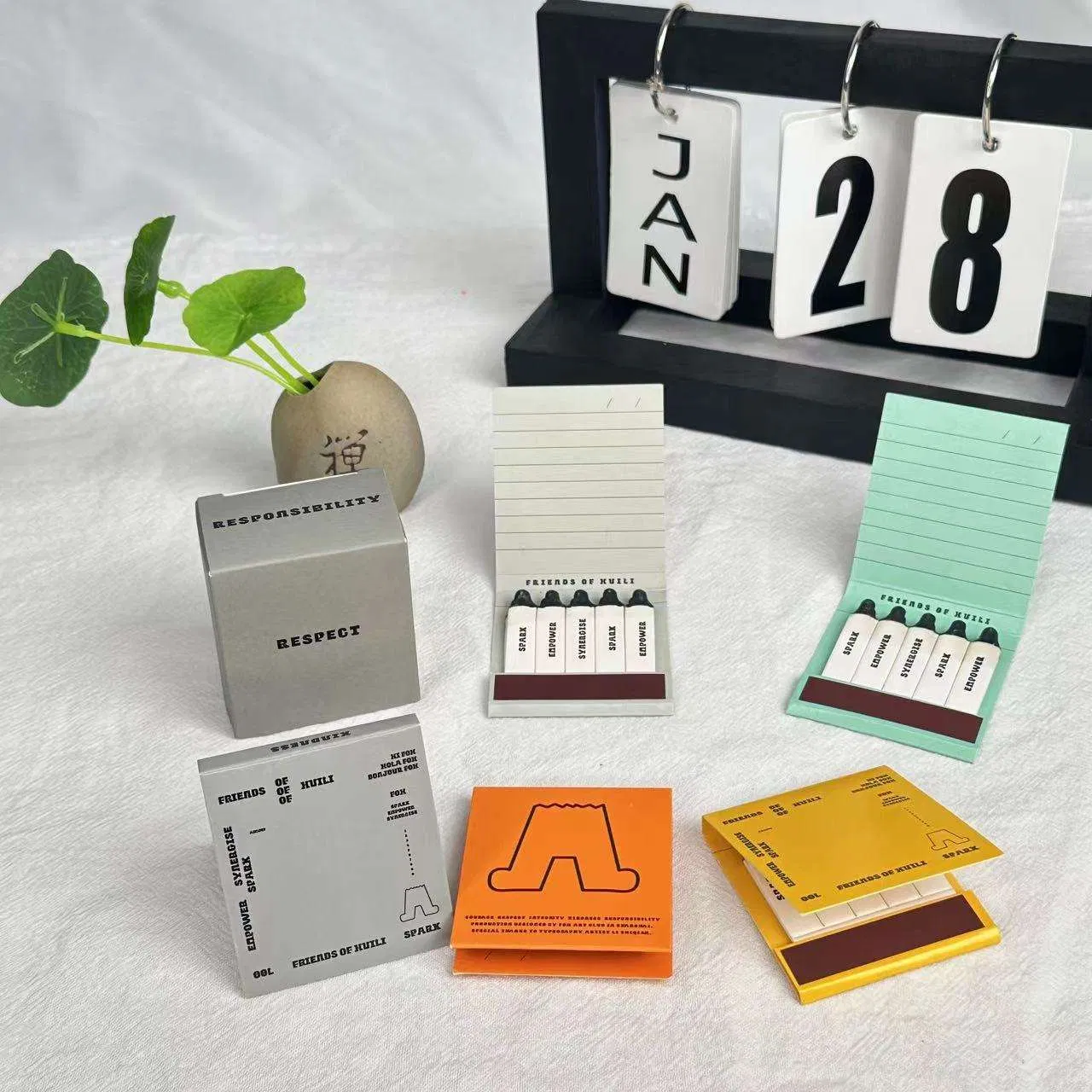 Personalized Custom Book Matches Wholesale Price Matchbook Paper Holder