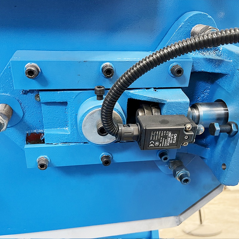 Станок ленточнопильный поворотный GHZ-4250