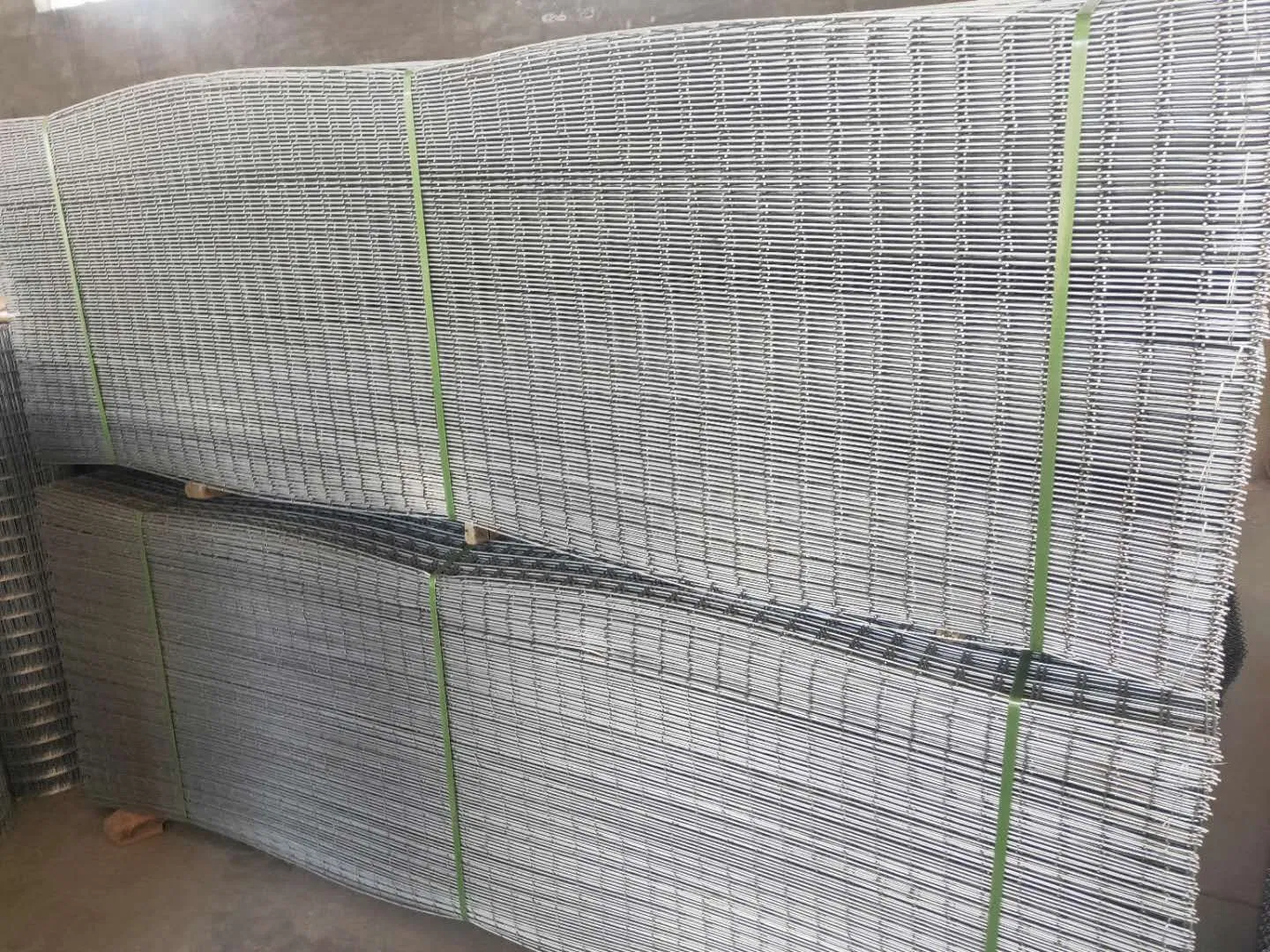 1/4 Inch 1/2 Inch 1 Inch 8 Gauge 15 Gauge 22 Gauge Galvanized Welded Panel Fencing Net Iron Wire Mesh Panels