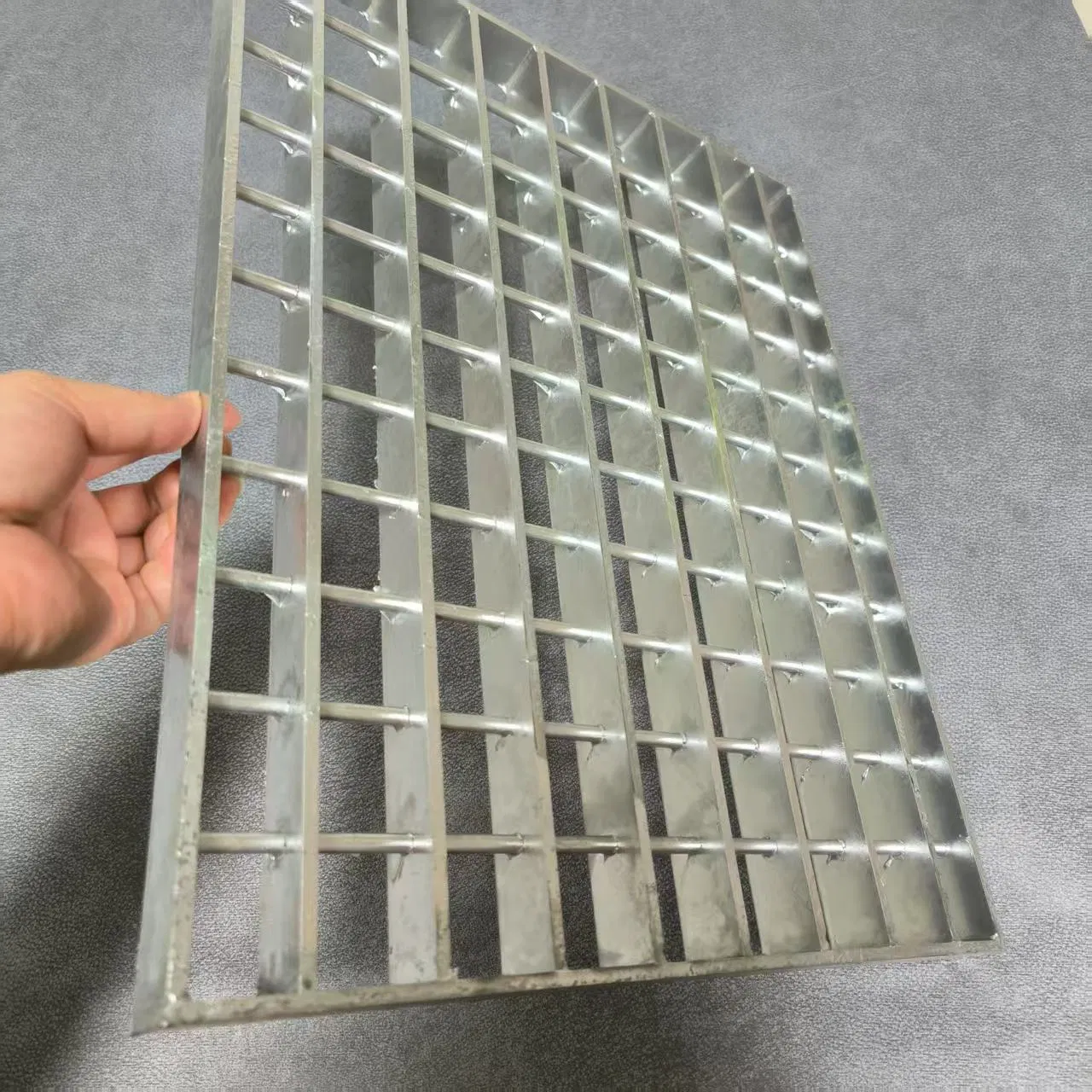 Type SL Swage-Locked Steel Bar Grating Used in Floors, Walkways, Platforms and Bridge Decking