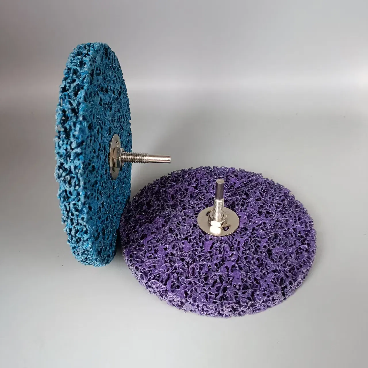 Strip and Clean Wheel 7" Stripping Disk with Shaft