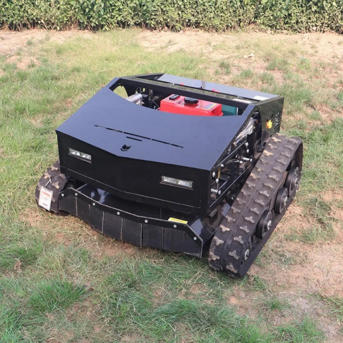 Радиоуправляемая газонокосилка с шириной скашивания 1200 мм