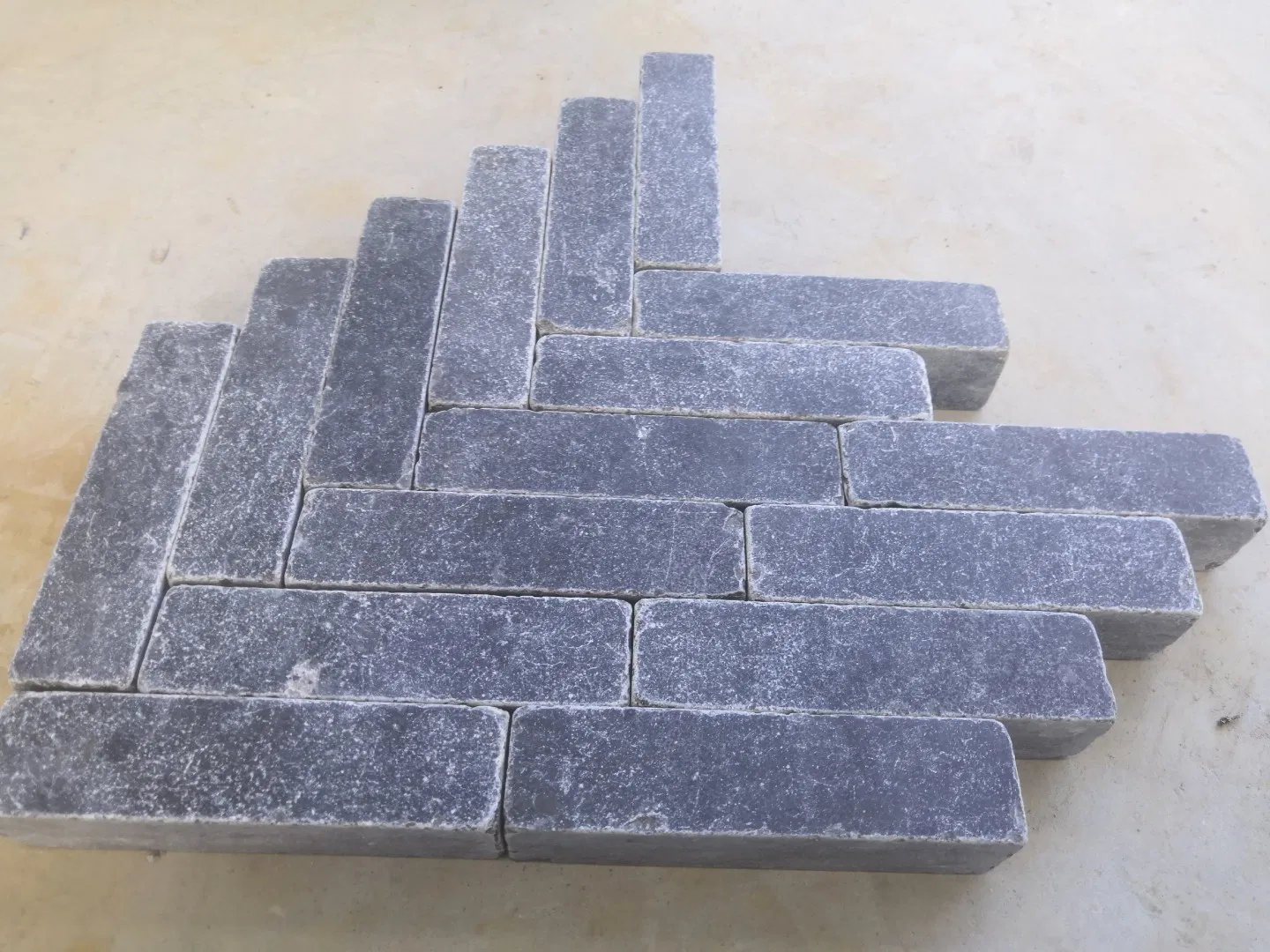 Bush-Hammered Blue Limestone Paving Steps for Outside
