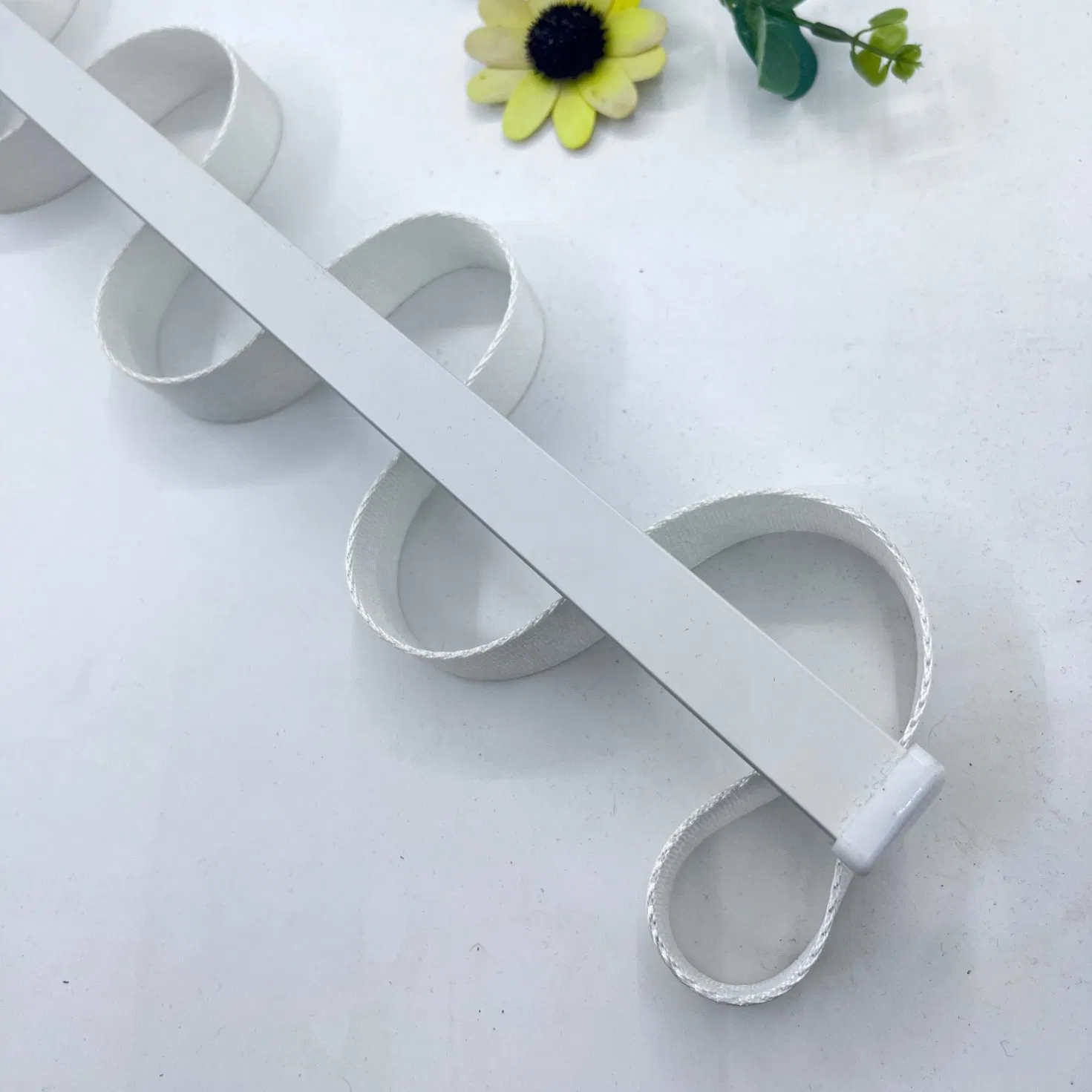 The Latest Design of Luxurious Snake Shaped Curtain Tracks for Windows