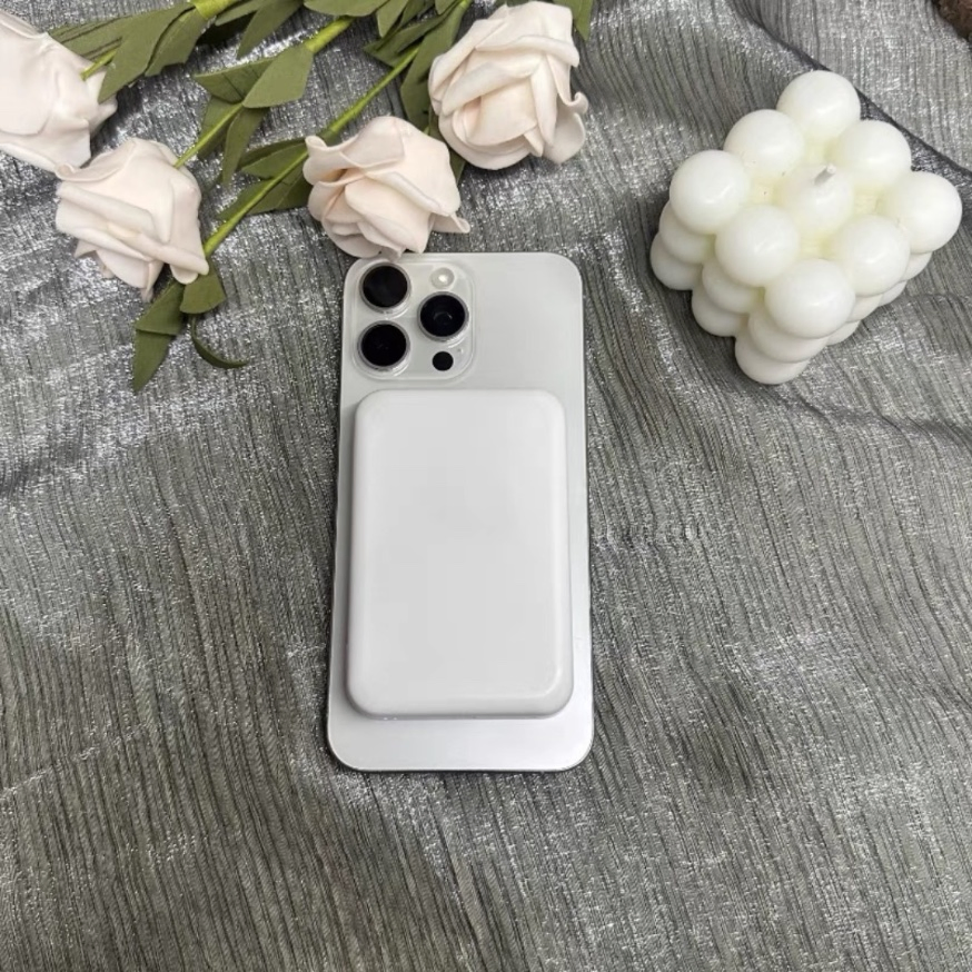 1: 1 Battery Pack 5000 mAh Magsafe Power Bank for I Phone