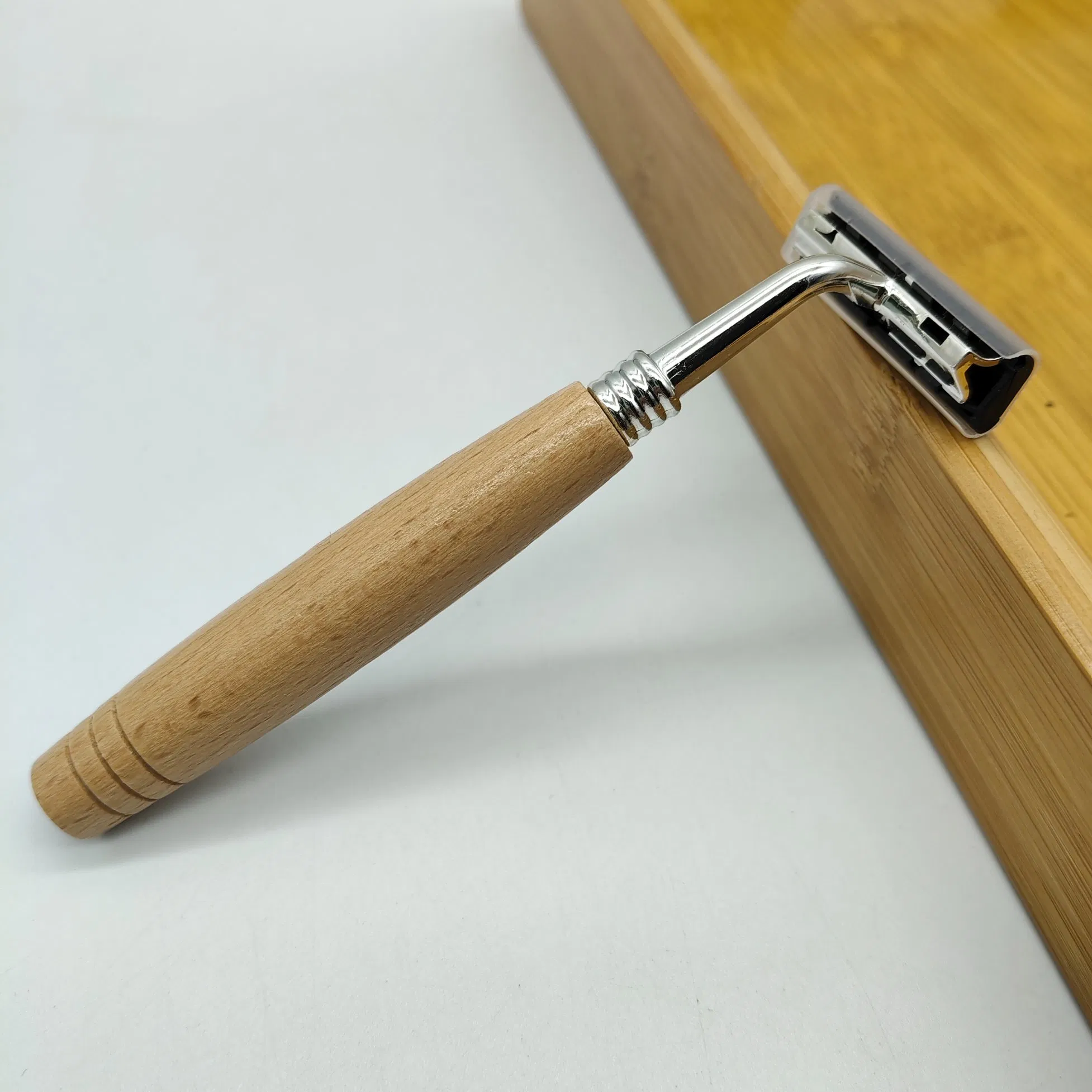 Custom Disposable Luxury Triple Blade Wooden Handle Men Shaving Razor