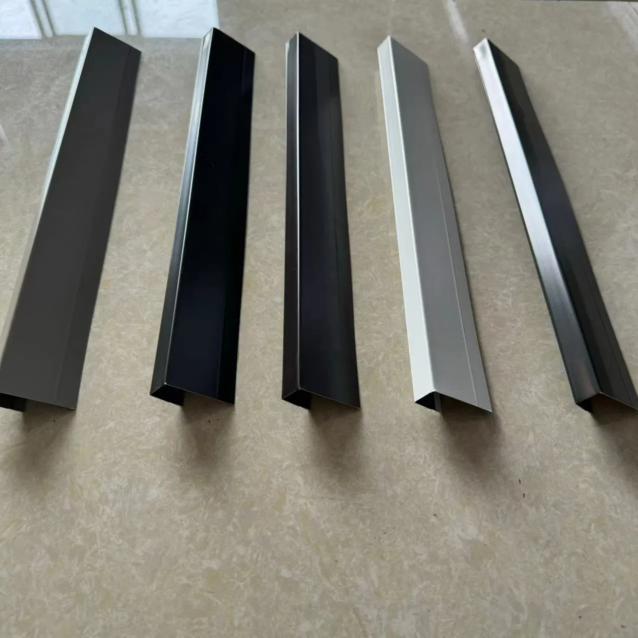 The Most Popular in The North American Market Aluminum J Trim