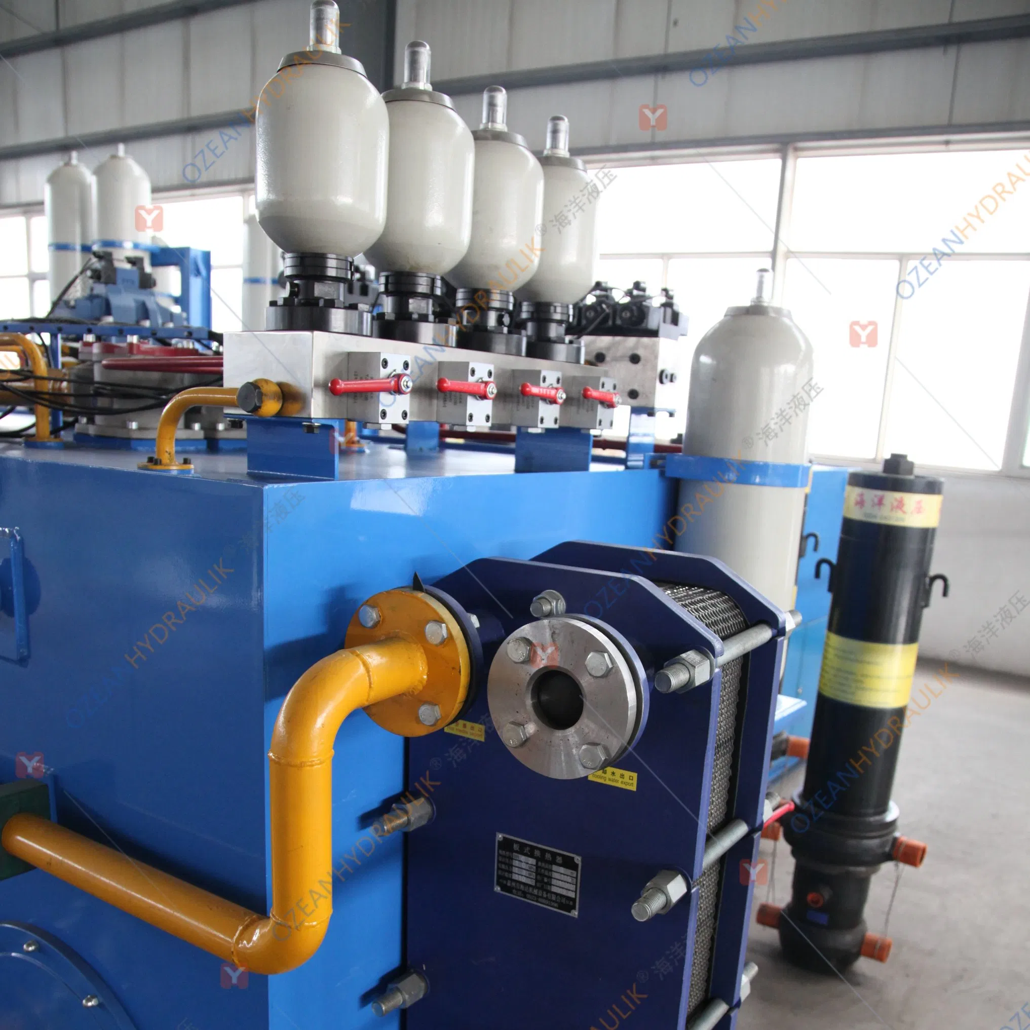 Гидравлическая система с водно-гликолевым приводом и дистанционным управлением