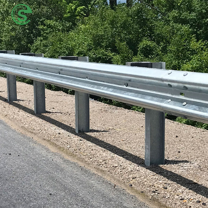 Hot Dipped Galvanized Wave Beam Guardrail Safety Crash Barrier for Highway
