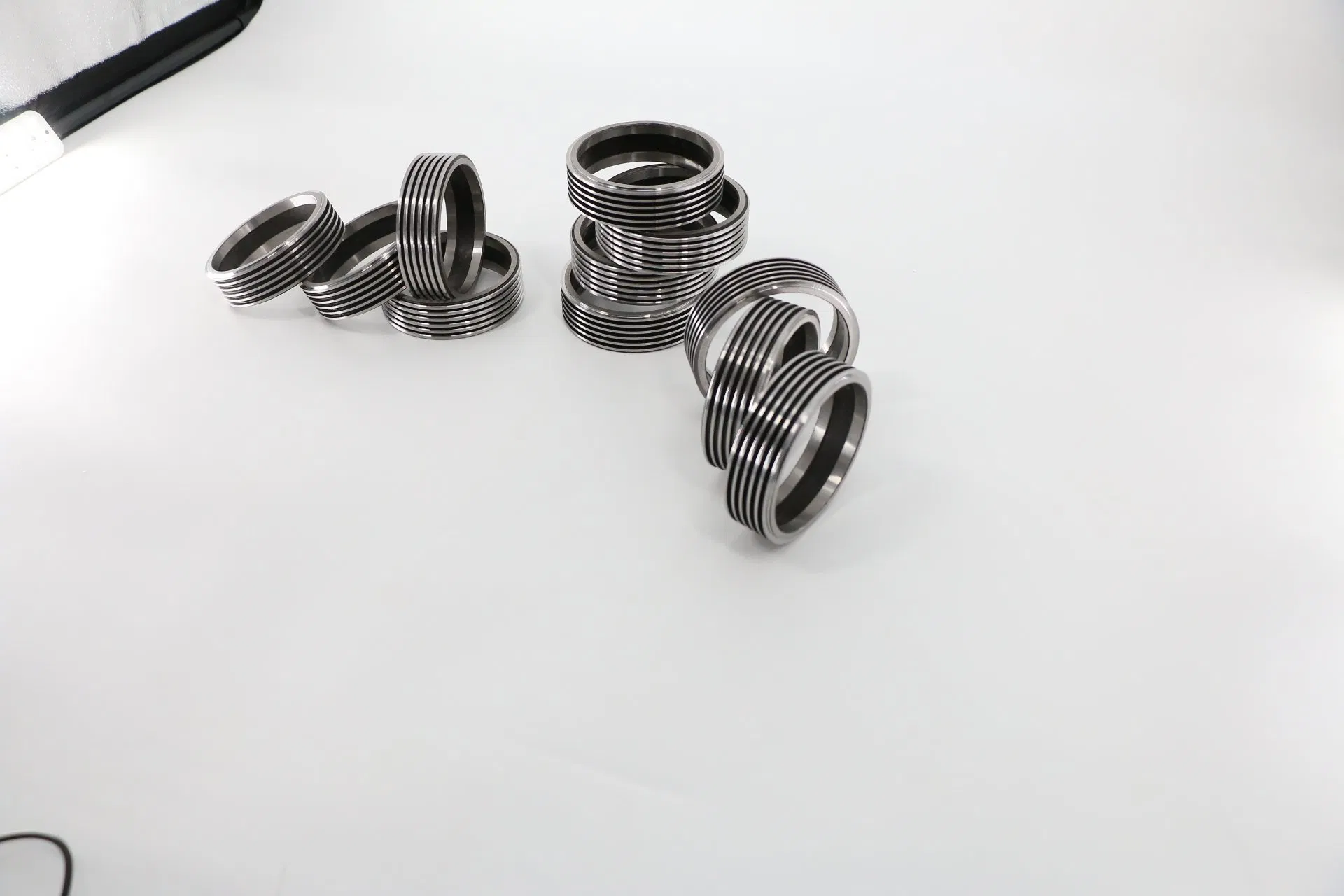 Нож для нарезки резины Leka 4 дюйма