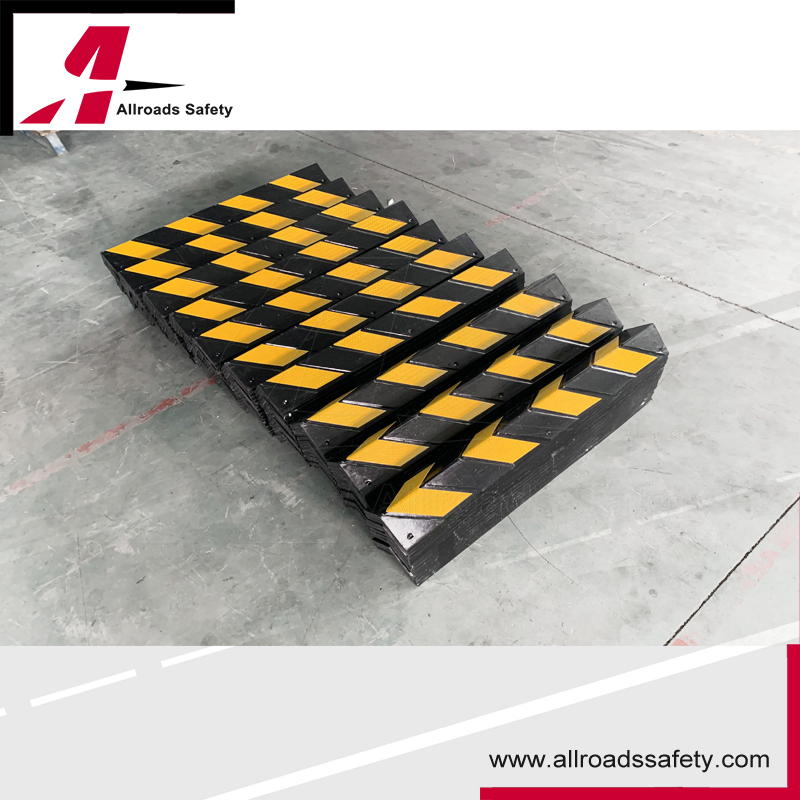 80cm Molded Rubber Garage Wall Corner Protector