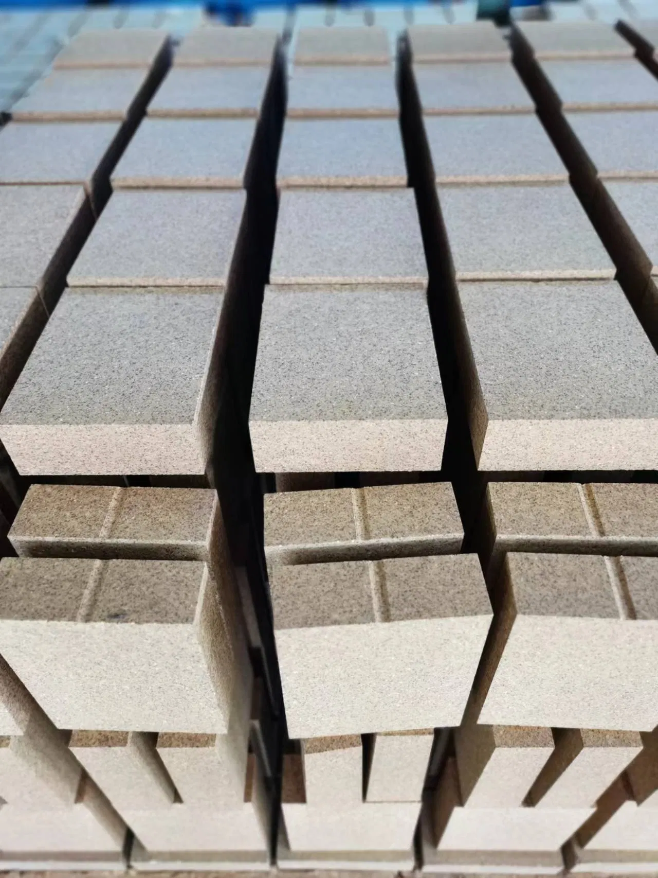 Магнезито-шпинельный кирпич LZR MLJ85 для вращающейся печи