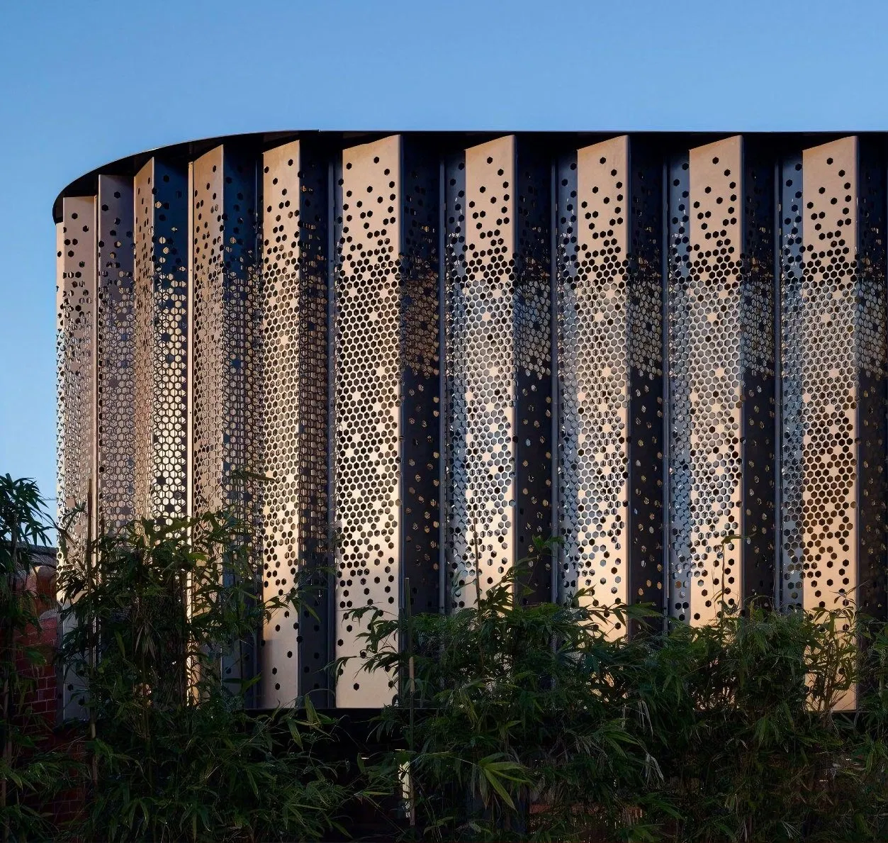 Aluminum Materials Cladding Custom Designed Patterns Easy to Install Powder Coating Perforated Carved Aluminum Panel for Wall Cladding