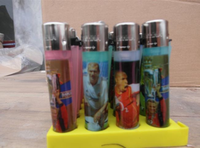 Reliable Windproof Gas Smoking Lighter for New Year Gift