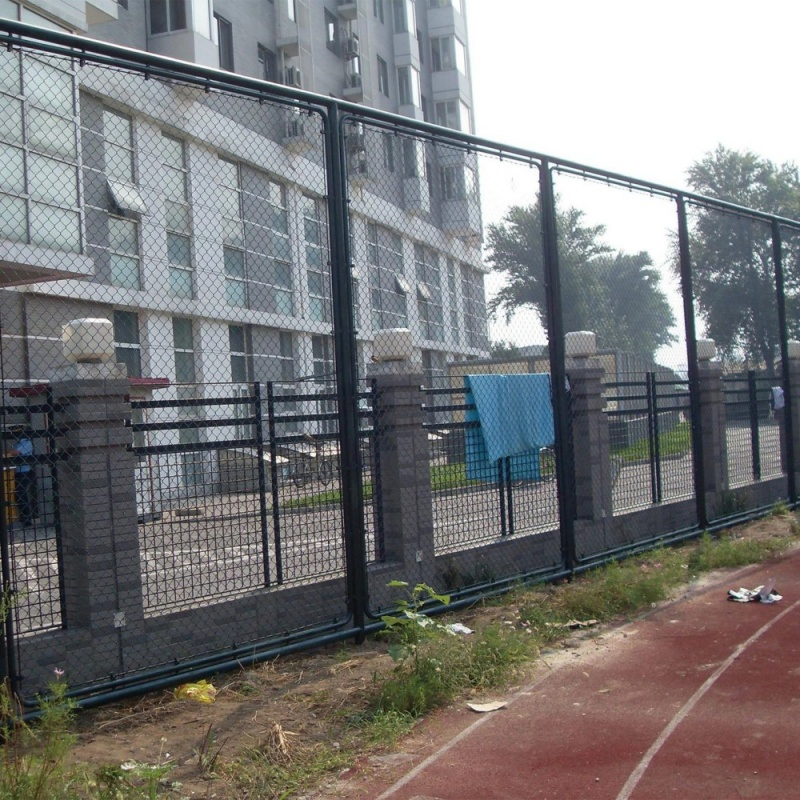 on-Site Adaptable Fencing Solution with Customizable Dimensions Sport Field Fence