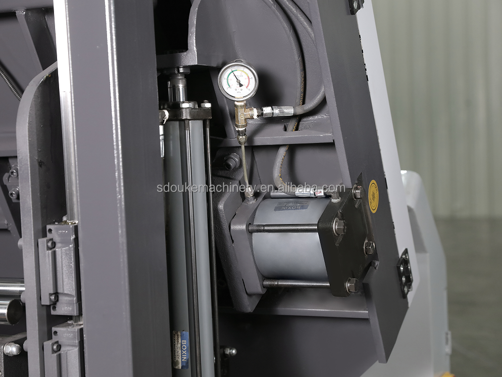 Ленточная пила по металлу автоматическая промышленная