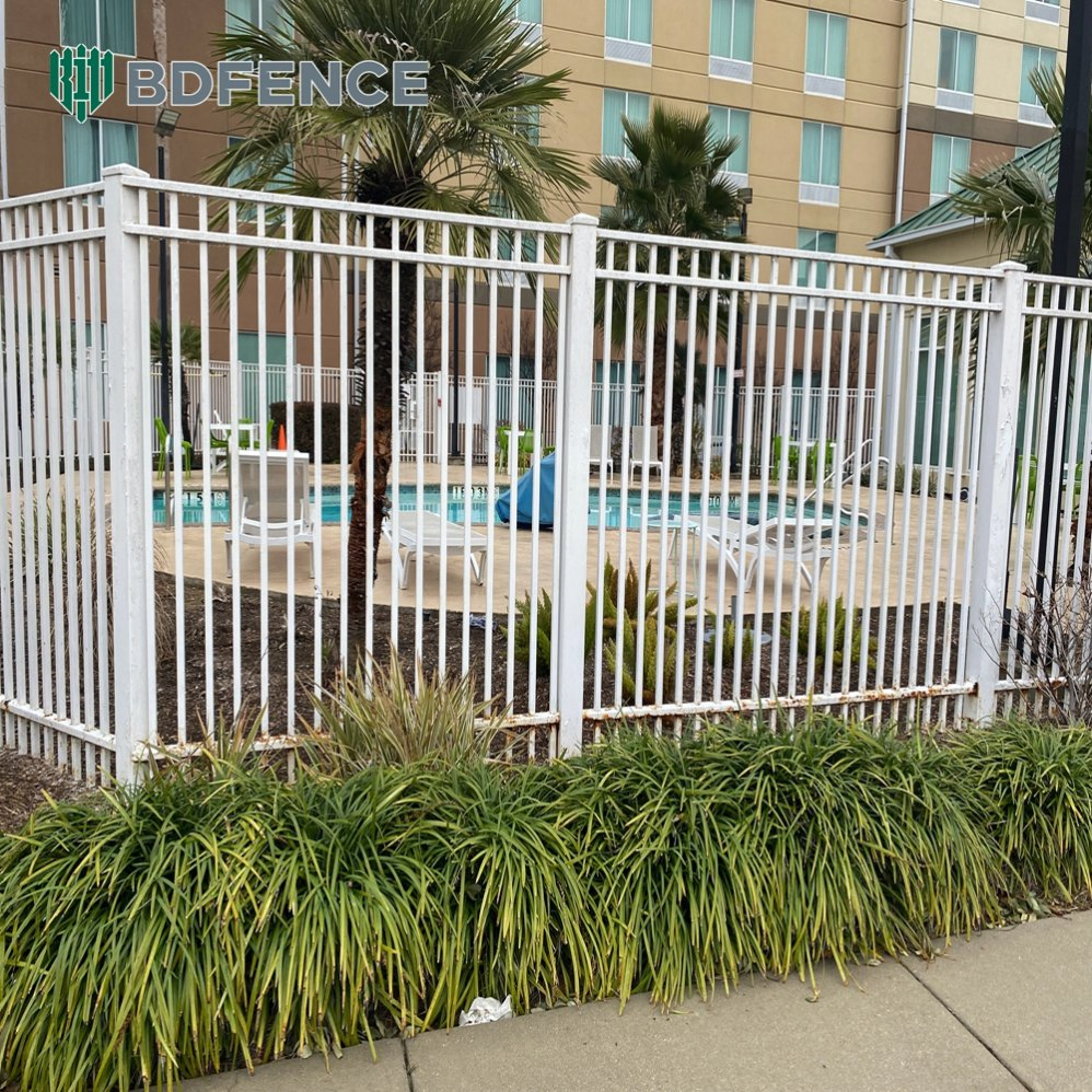 Spear Top Steel Tubular Welded Security Fence for Yard Garden House Factory