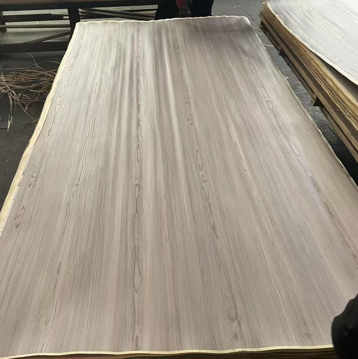 1250X2500mm Decorative Home Cabinet Embossed Melamine Paper Laminated Recon Veneer