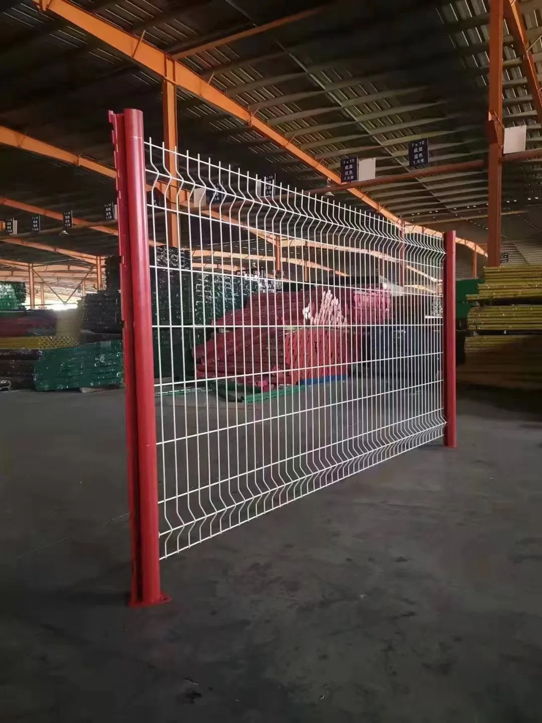 Fence Panels/Security Fence/Garden Fence/3D Triangle Bending Welded Wire Fencing Netting