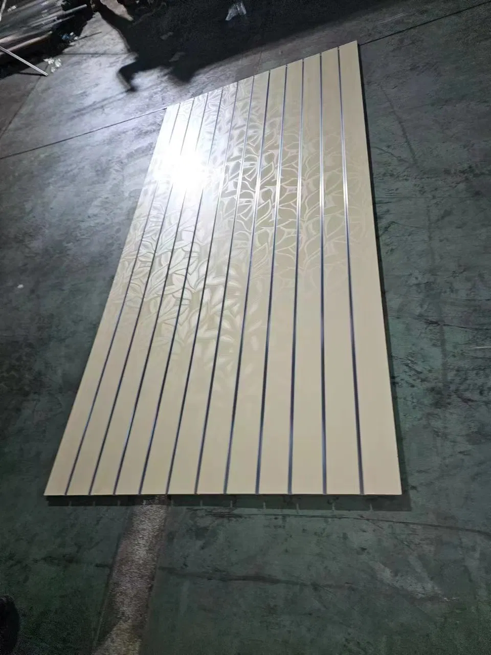 Horizontal Groove Length 2440mm Melamine Colors UV New Design MDF Slatwall Panel Slot Board