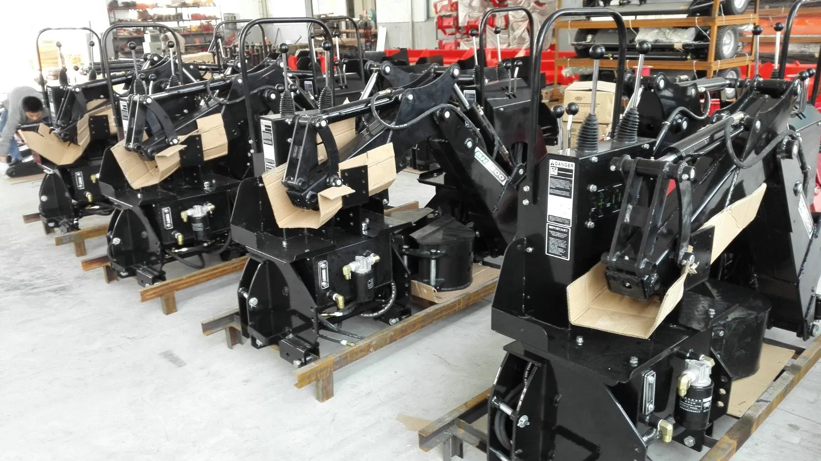 Тракторный экскаватор-погрузчик BH для сложных задач