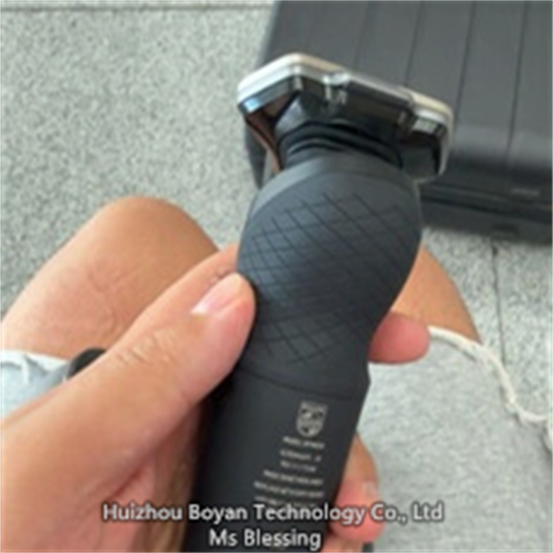 Phylips S9000 Prestige Gentle Shaver for Skin - Safe Shaves