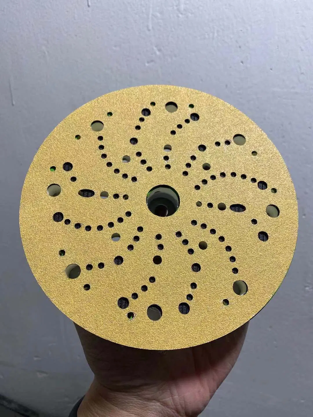 Наждачная бумага алюминиевая оксидная для дерева и краски