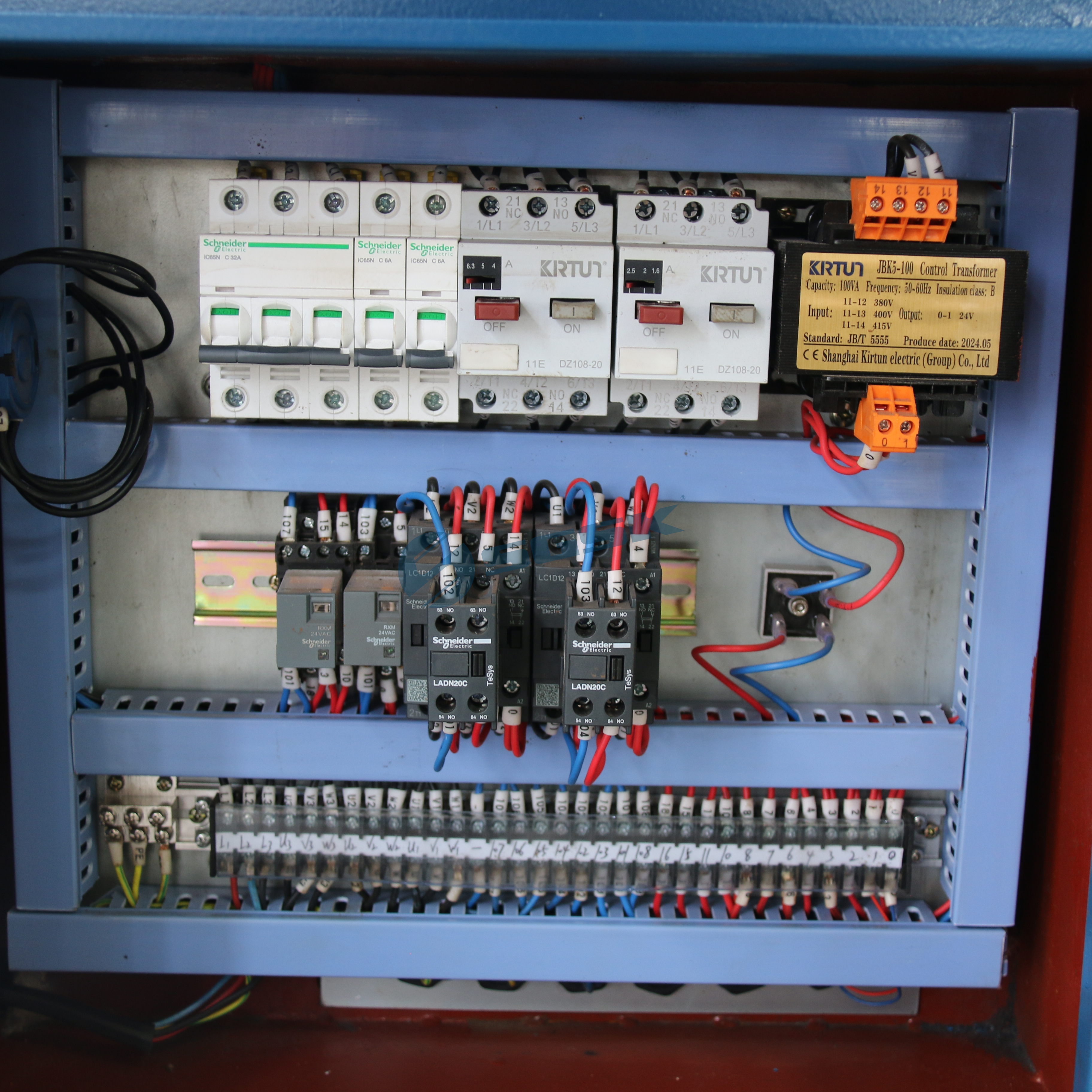 Станок ленточнопильный настольный по металлу GH4220