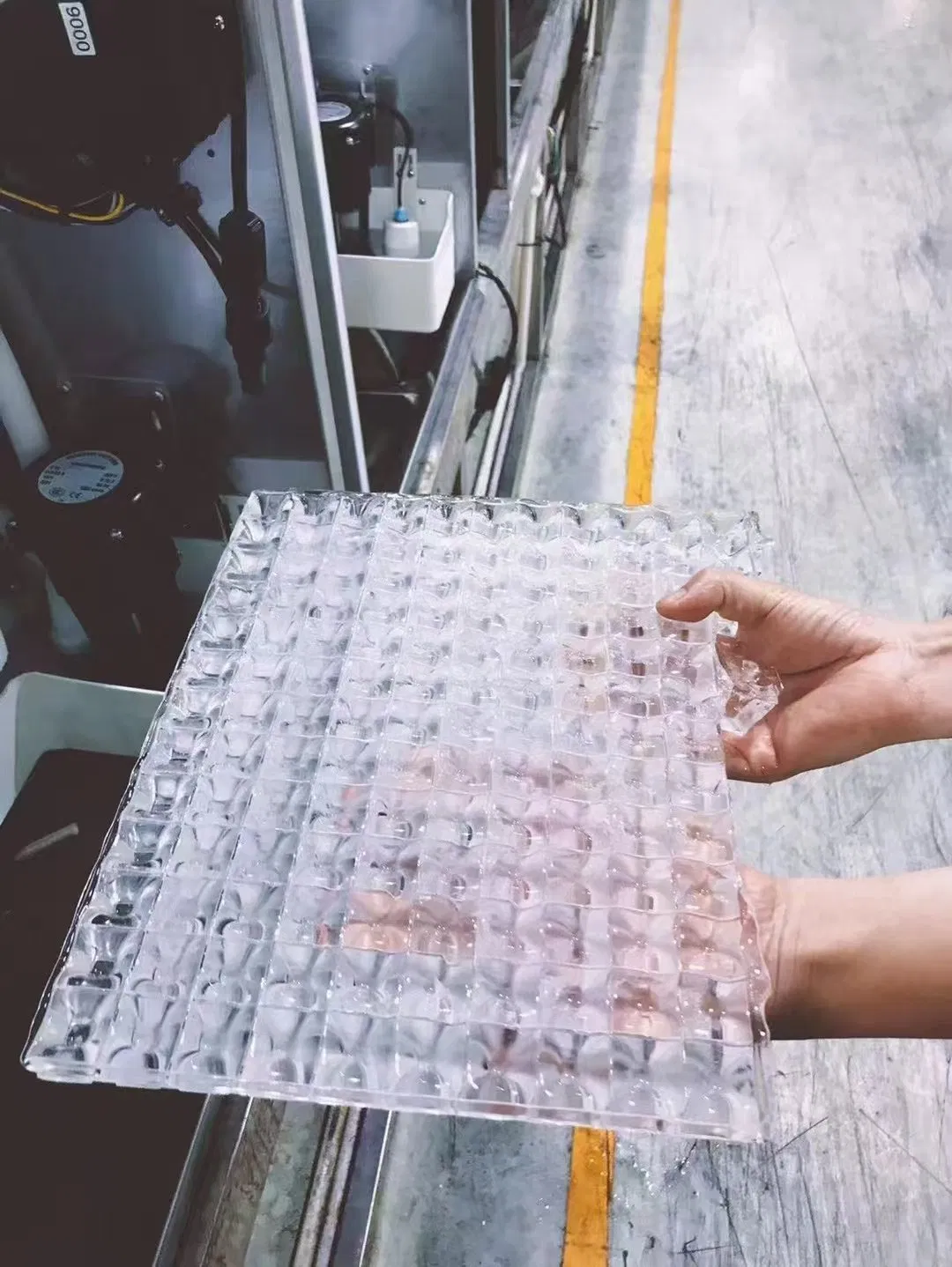 Medium Capacity Stainless Steel Ice Cube Making Machine