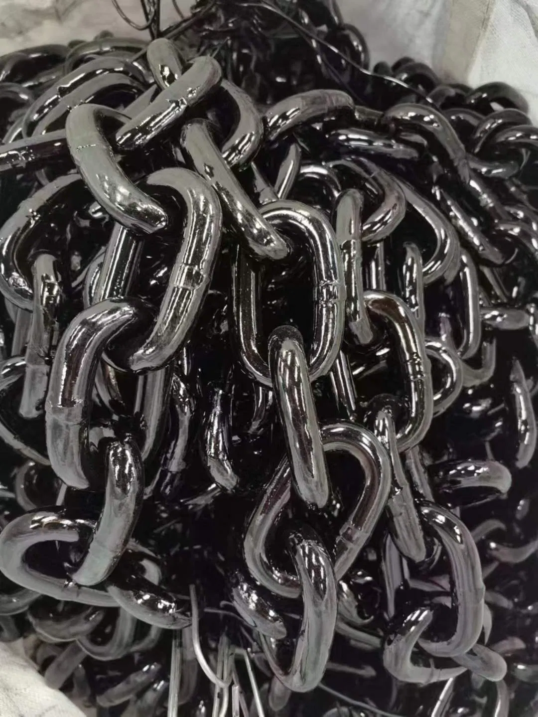 Цепь грузовая сварная G80 черная окисленная