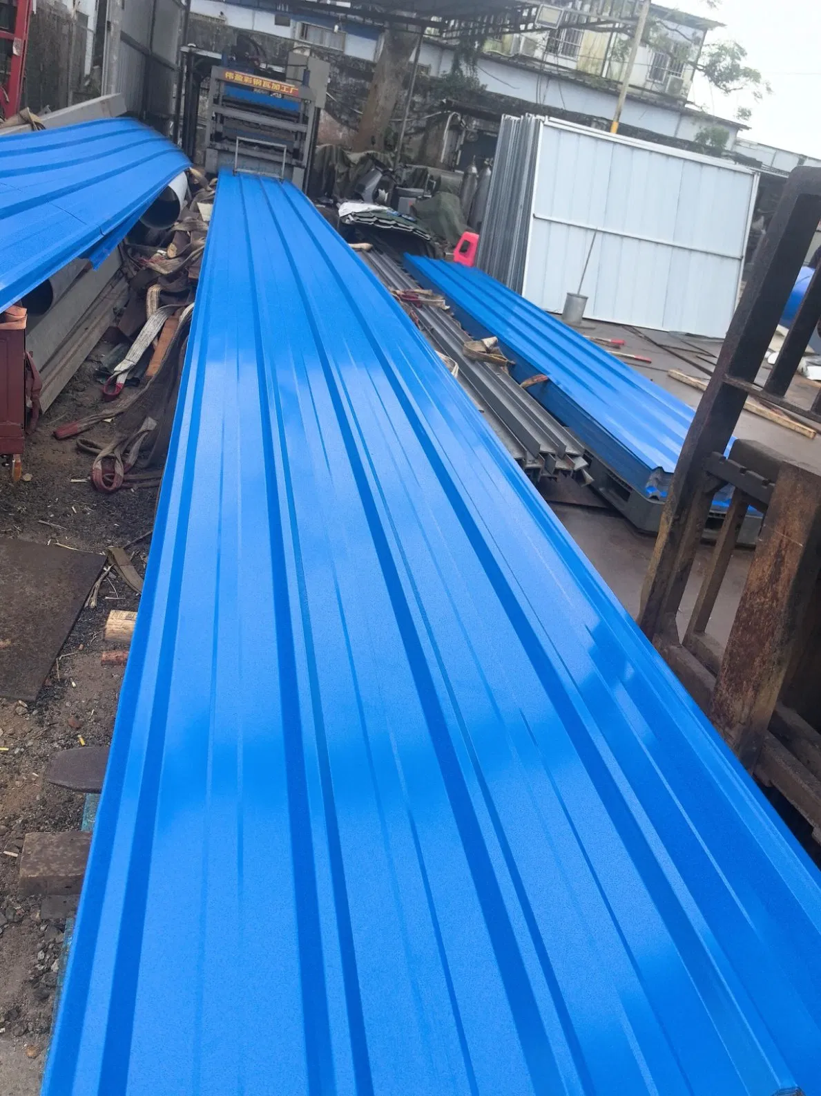 High-Quality Color Coated Steel Sheets for Roofing and Wall Cladding, Durable, Customizable, with Reliable Corrosion Resistance.