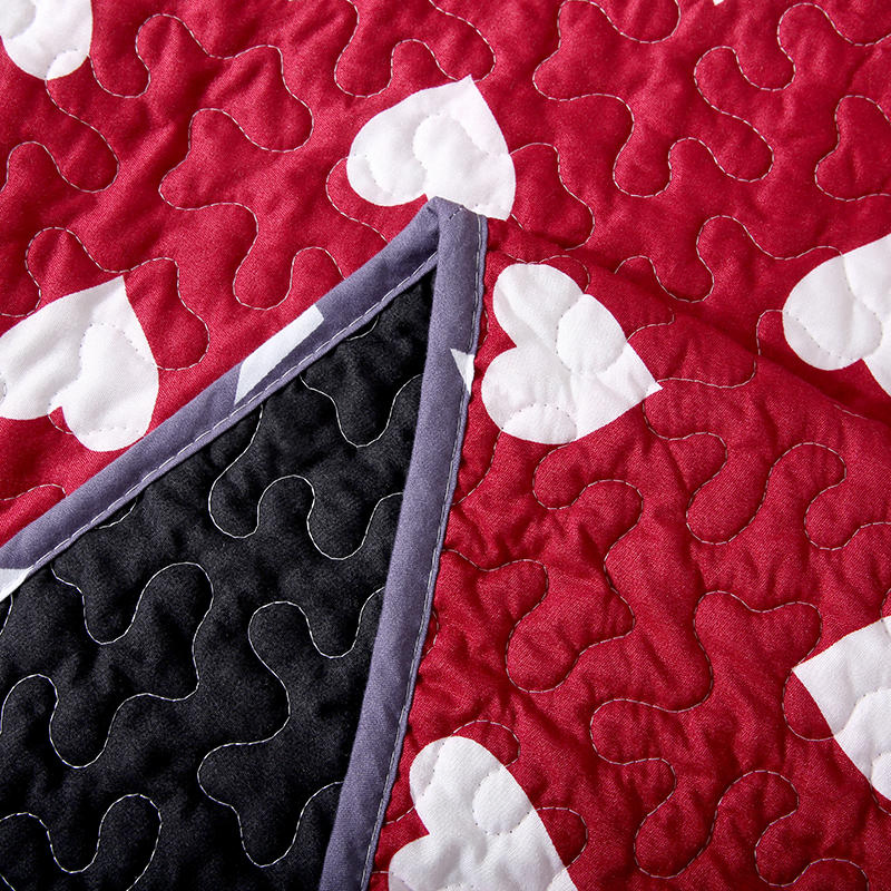 Cheap Price Red Color Heart Printed Embroidery Quilting Bedspread Bed Cover