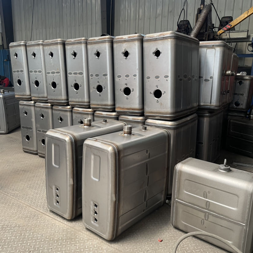 Low Cost Hydraulic Oil Tank for HOWO Sitrak Truck