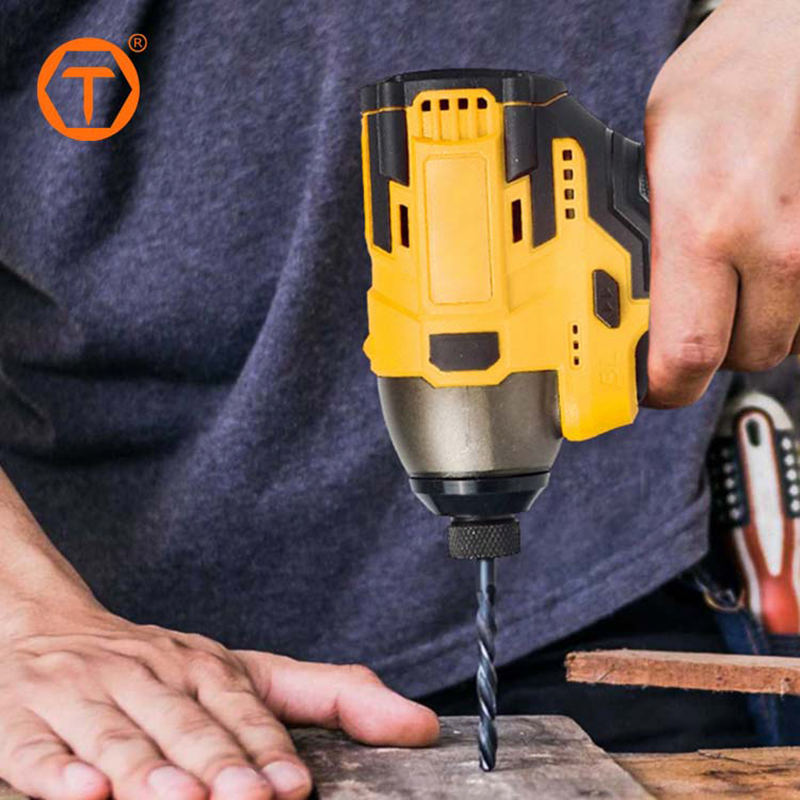 Беспроводной бесщеточный гайковерт-шуруповерт 16.8В