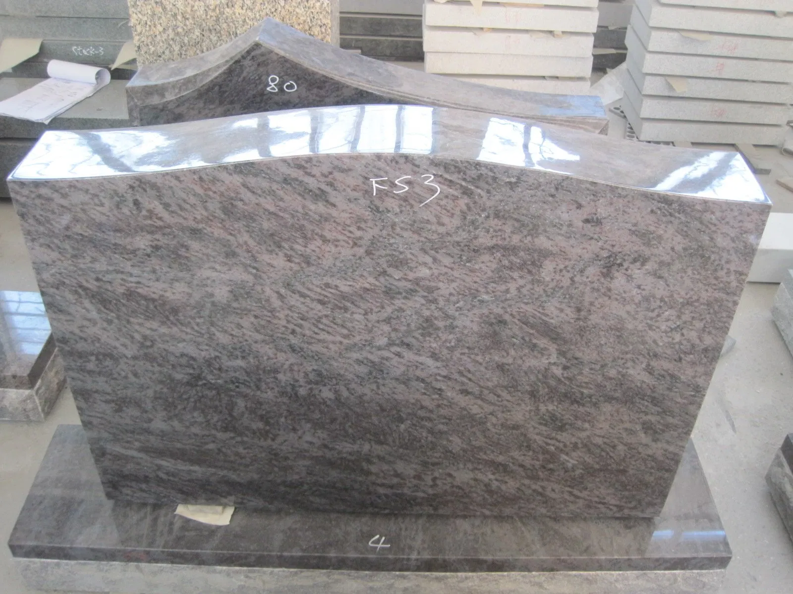 Natural Stone Multicolored Red Granite Memorial Tombstone Customized