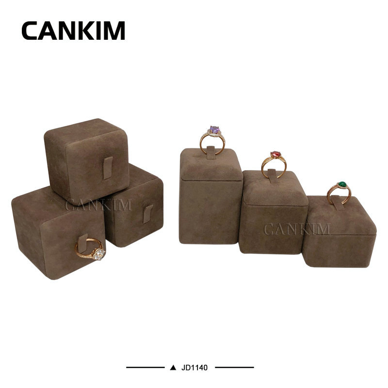 Manufacturer Wholesale Brown Jewelry Display Props Jewelry Stand Rings Jewelry Display Stands for Show