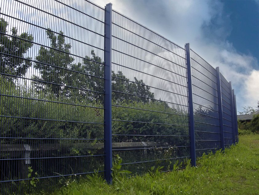 Versatile 2D Double Wire Mesh Fence for Properties