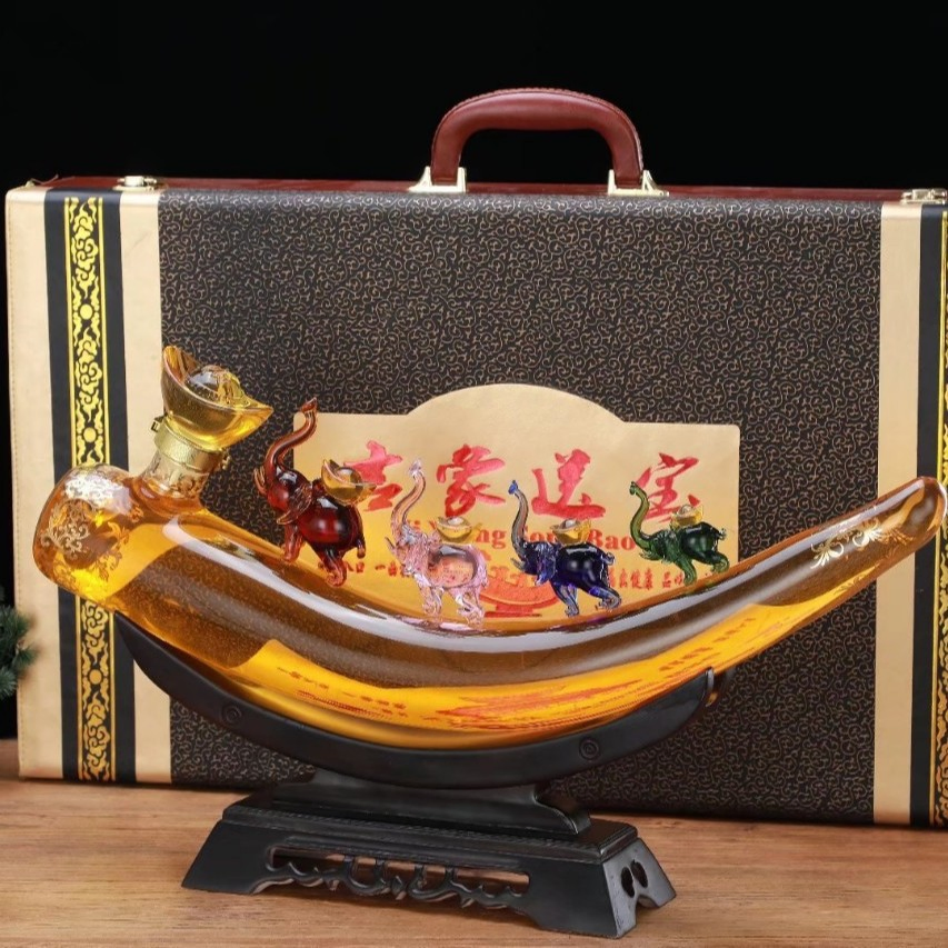 Design Empty Glass Bottle Ox Horn Shaped Glass Decanter for Wiskey Brand