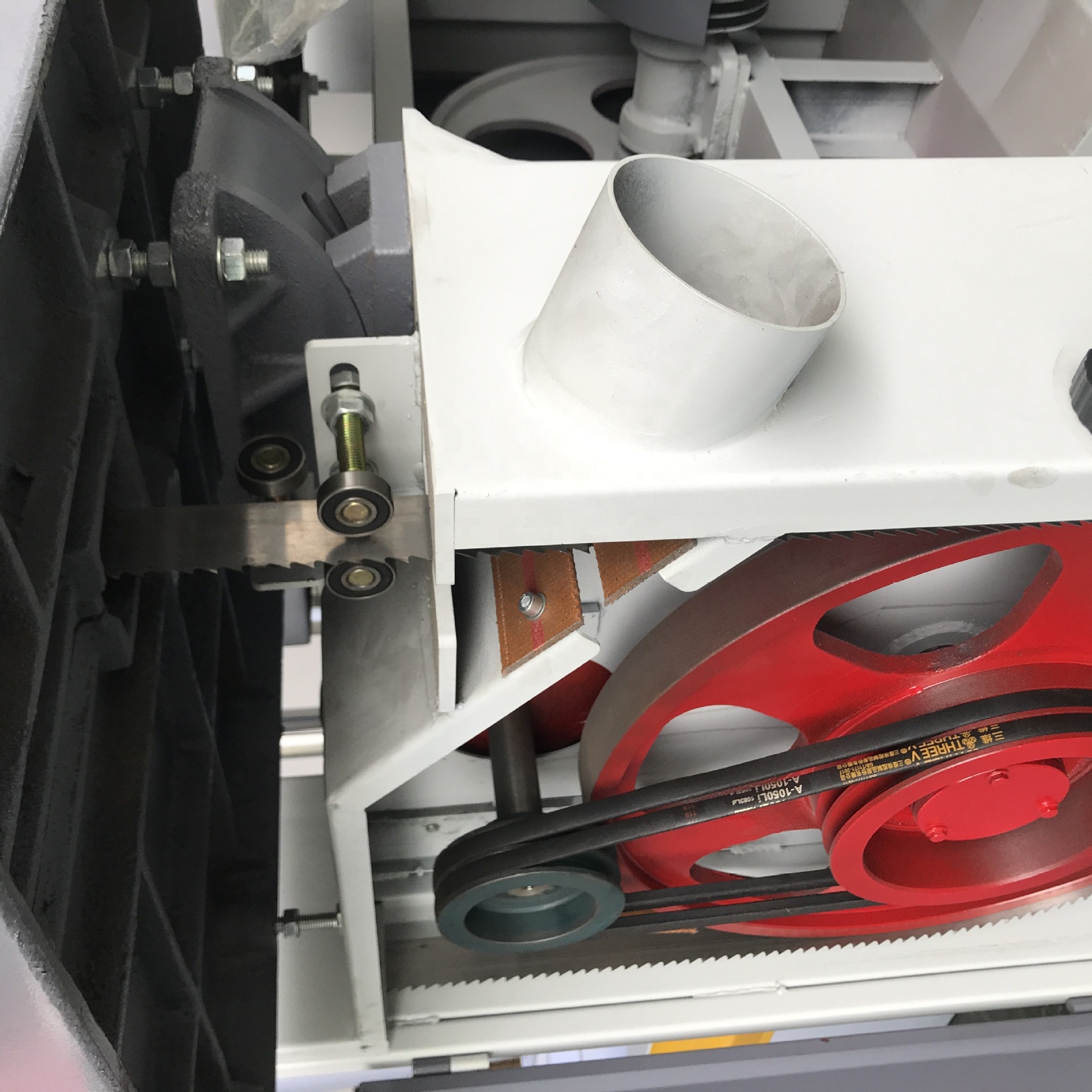 Ленточная пила по дереву MJ396