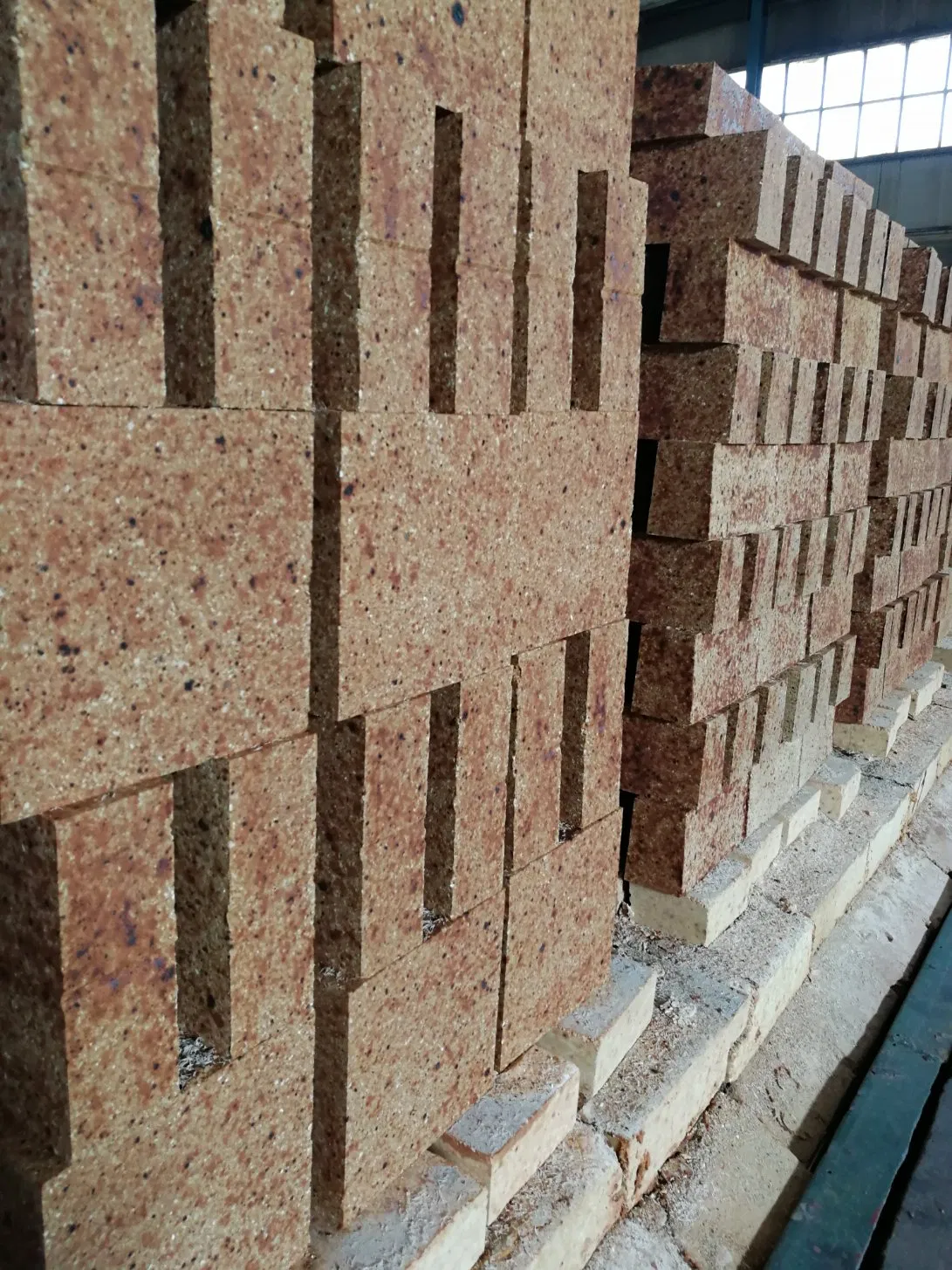 Mullite bricks with silicon used for cement kiln transition zone and preheating zone