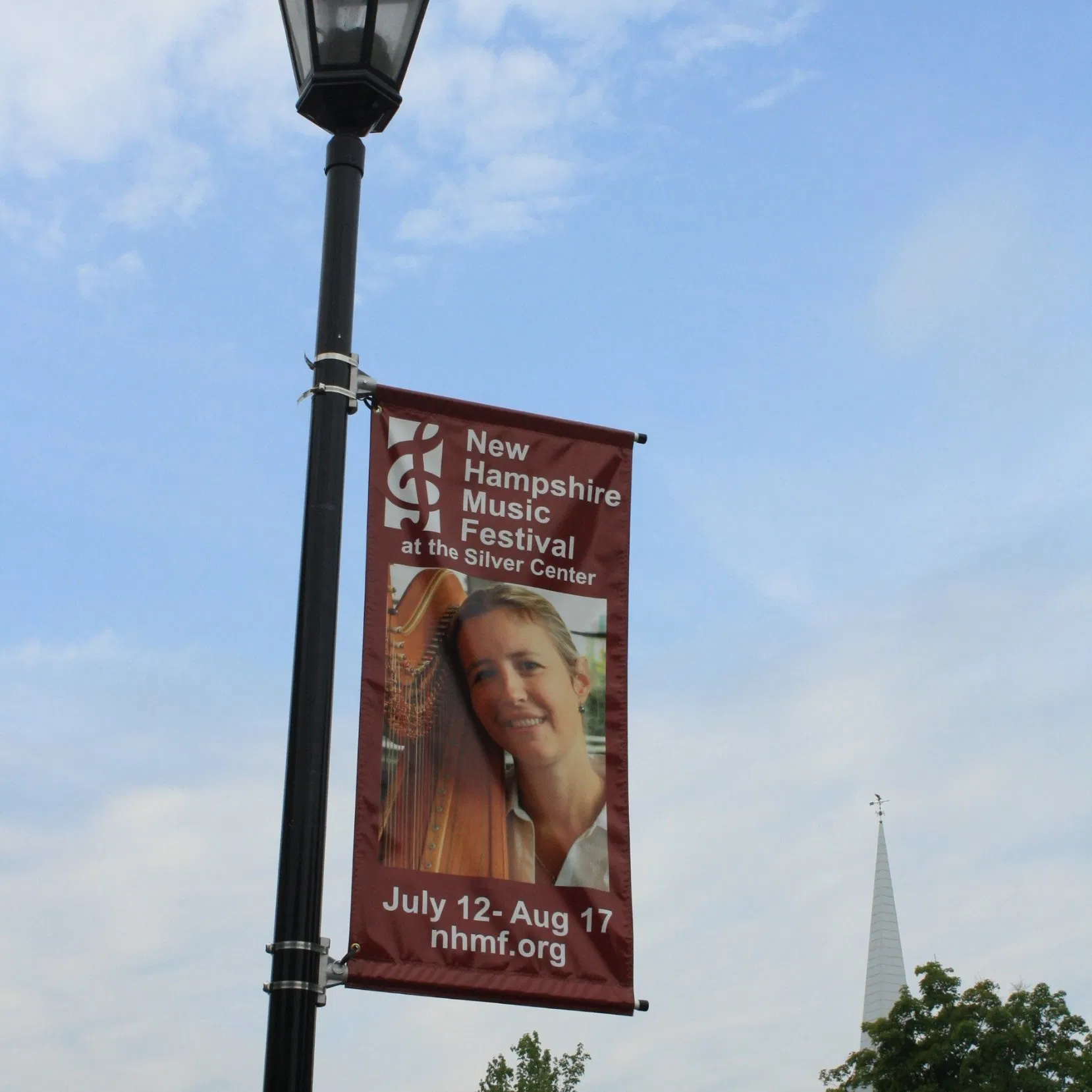 Metal Base Intelligent Design Flag Fixed Holder Stand Arm for Outdoor Pole Advertising