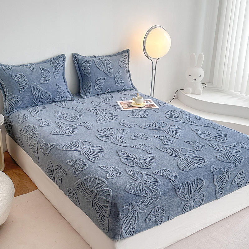 Factory Wholesale Plain-Colored New Tufted Fabric Bed Cover Warmth and Comfort