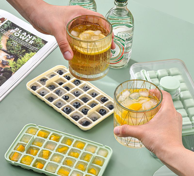 Hot Sale Household Press Durable Silicone Ice Cube Tray Food Grade Ice Mold with Cover