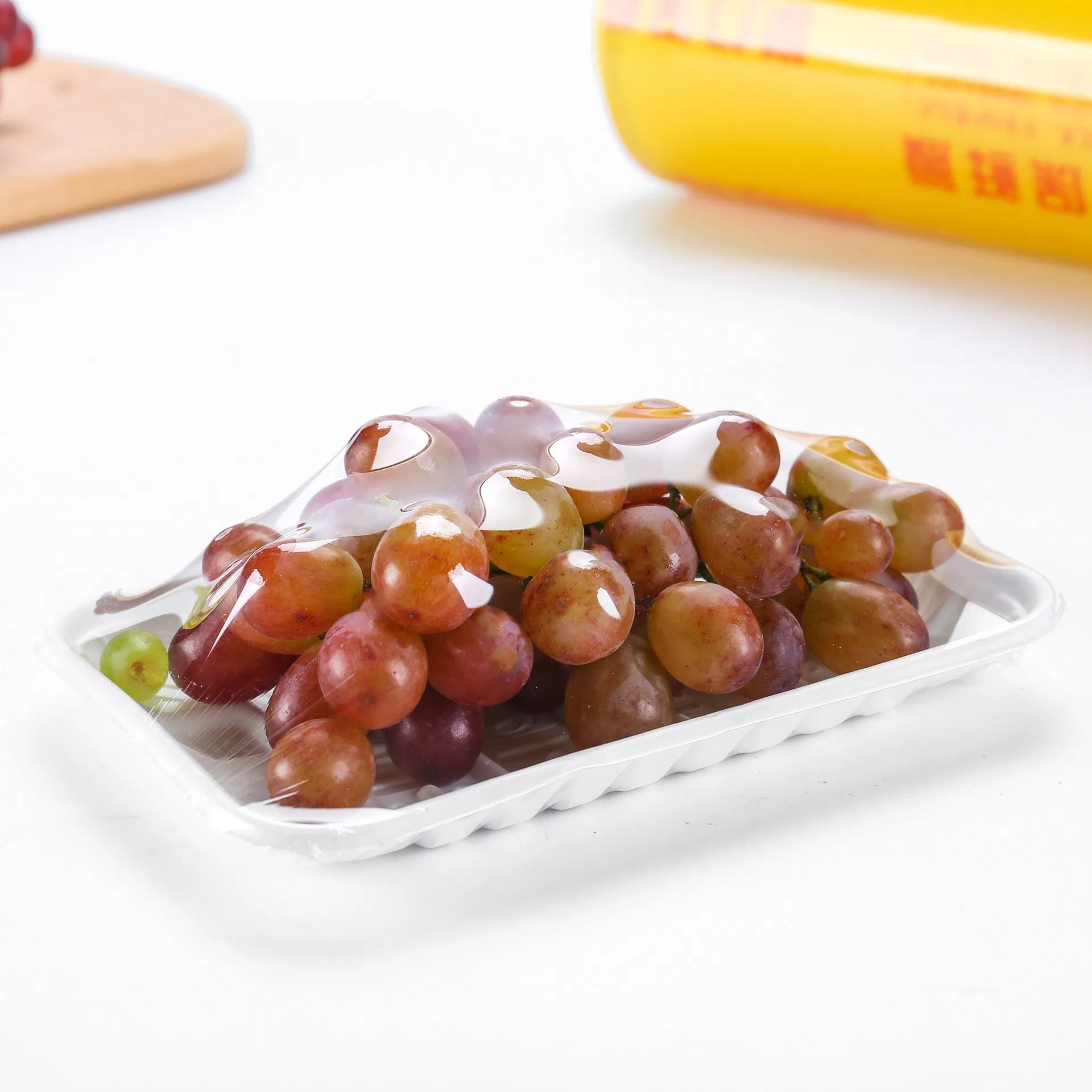 Transparent Plastic Food Grade Film on Roll for Packing Food Supermarket Chain Using Special PVC Cling Film