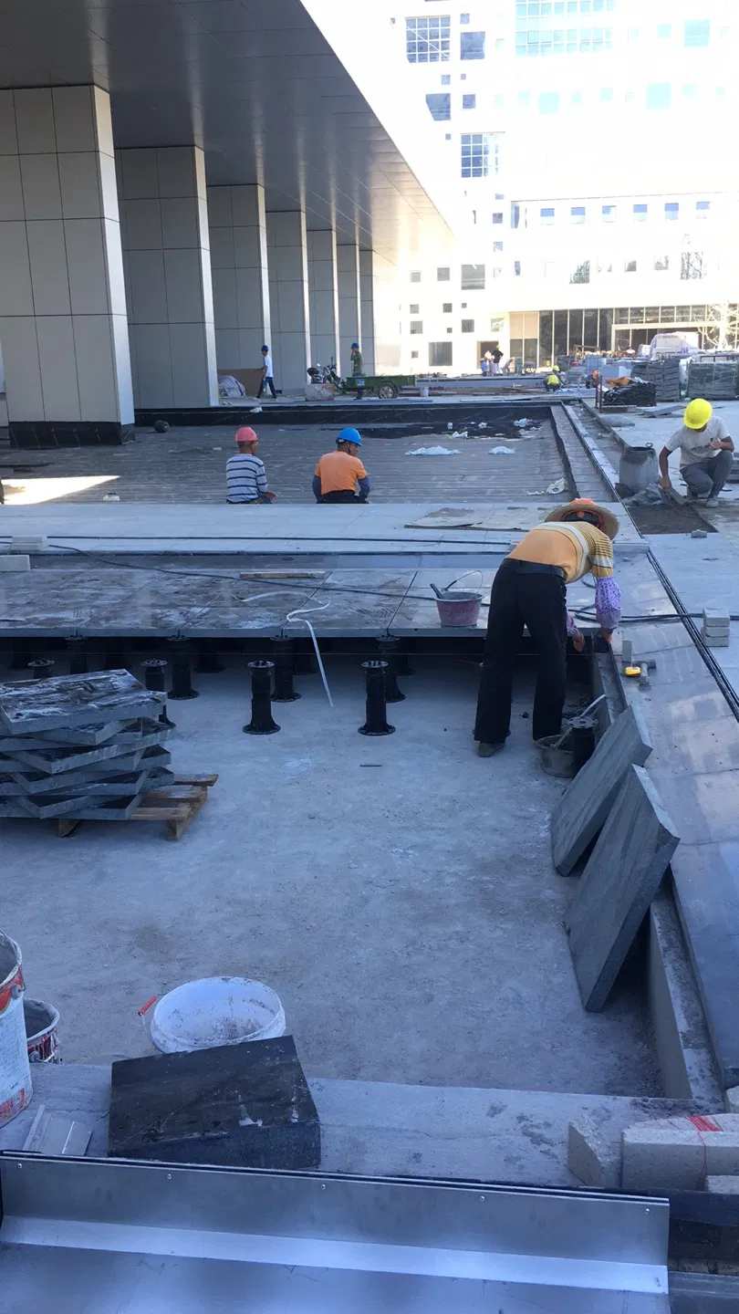 Pressure Resistant Heavy Duty Adjustable Supporting Floor Pedestal for Deck