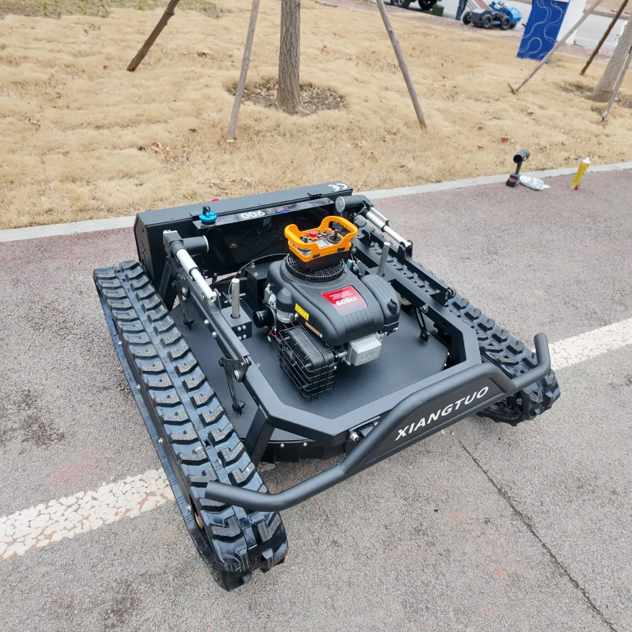 Робот-газонокосилка на гусеницах, 900 мм, электрическая